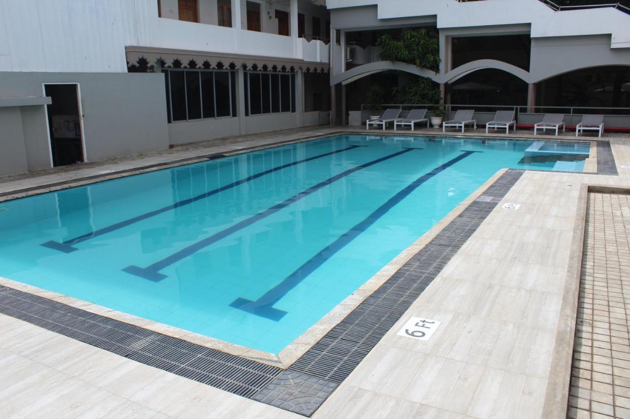 The Valampuri Hotel Jaffna Exterior foto